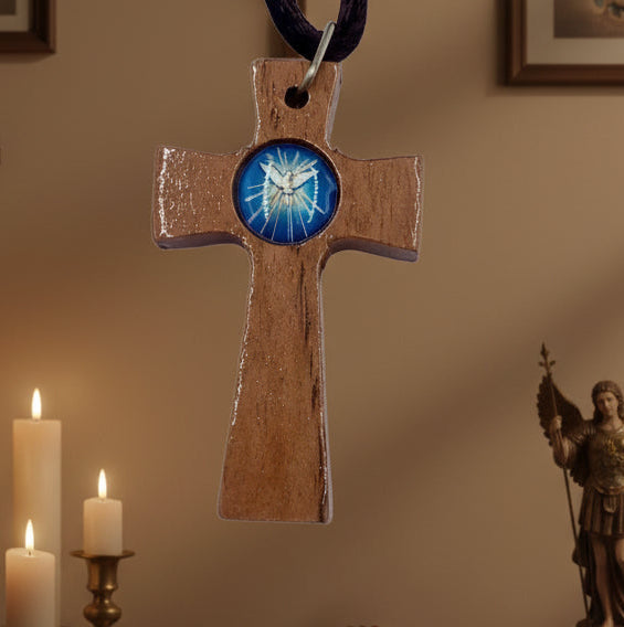 VARIETY OF NECKLACE WITH WOOD CROSSES