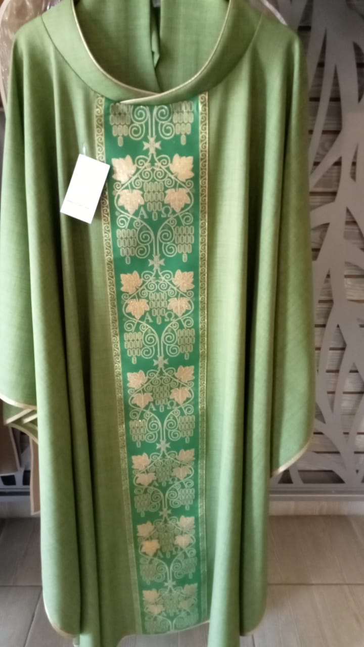 LIME GREEN CHASUBLE