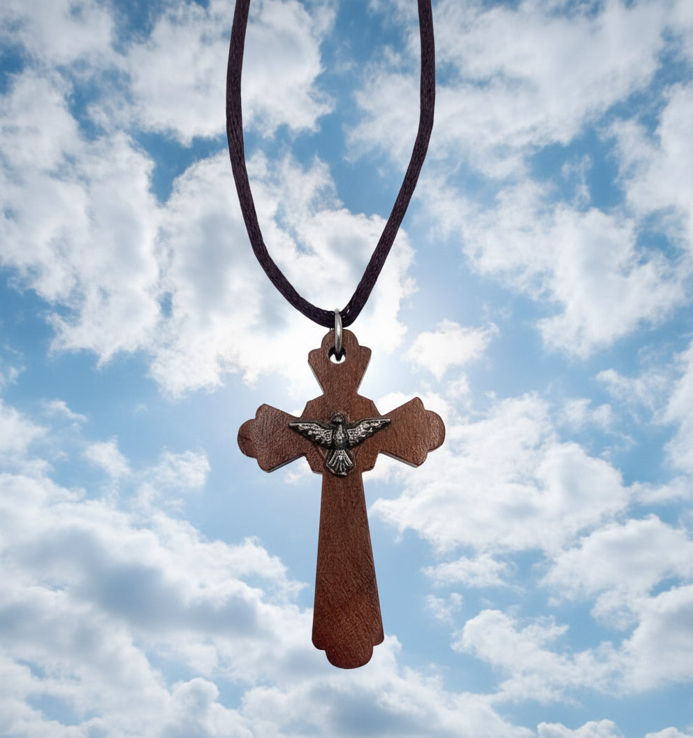 VARIETY OF NECKLACE WITH WOOD CROSSES
