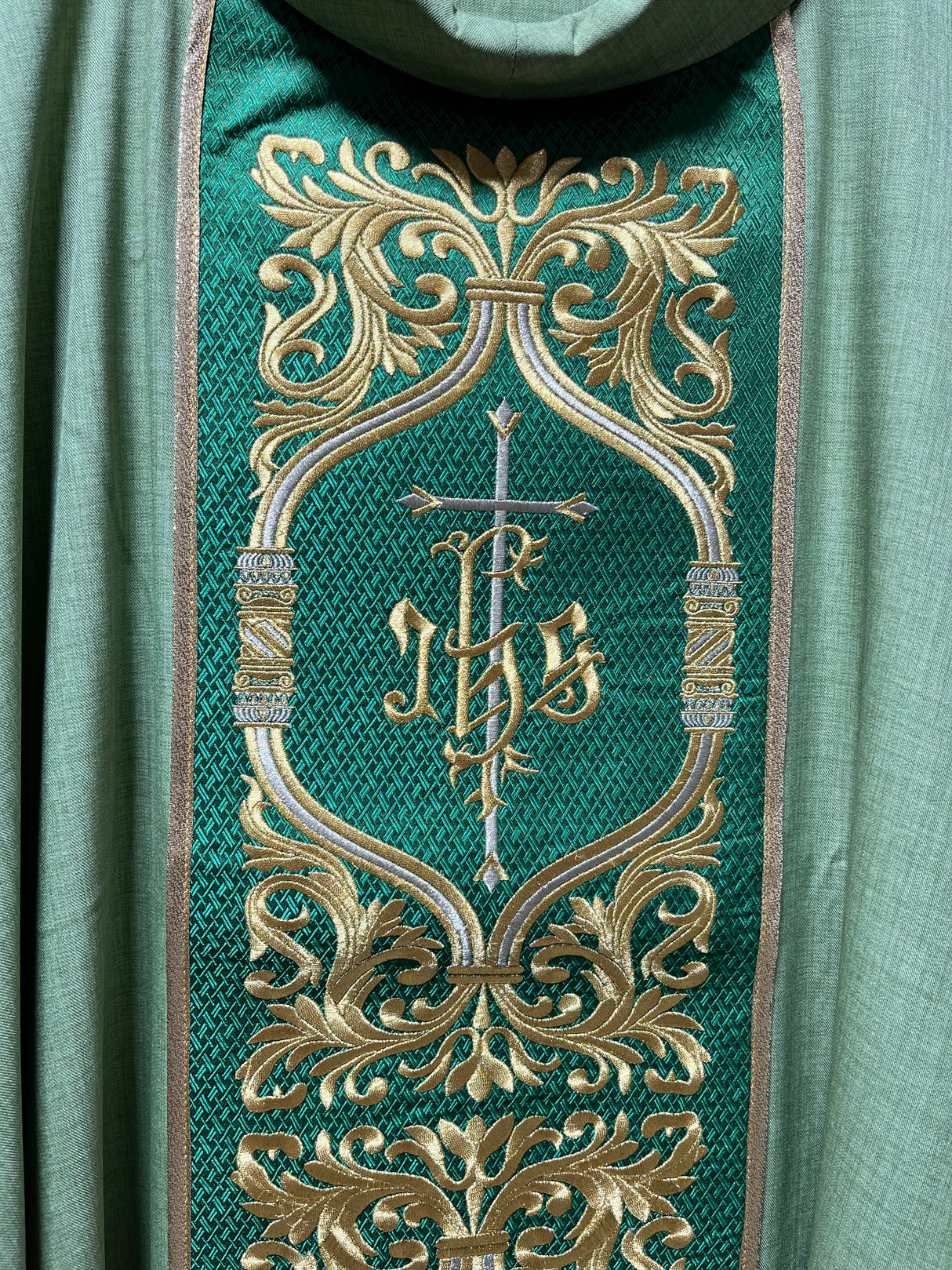 Green Chasuble (Gold JHS Cross)