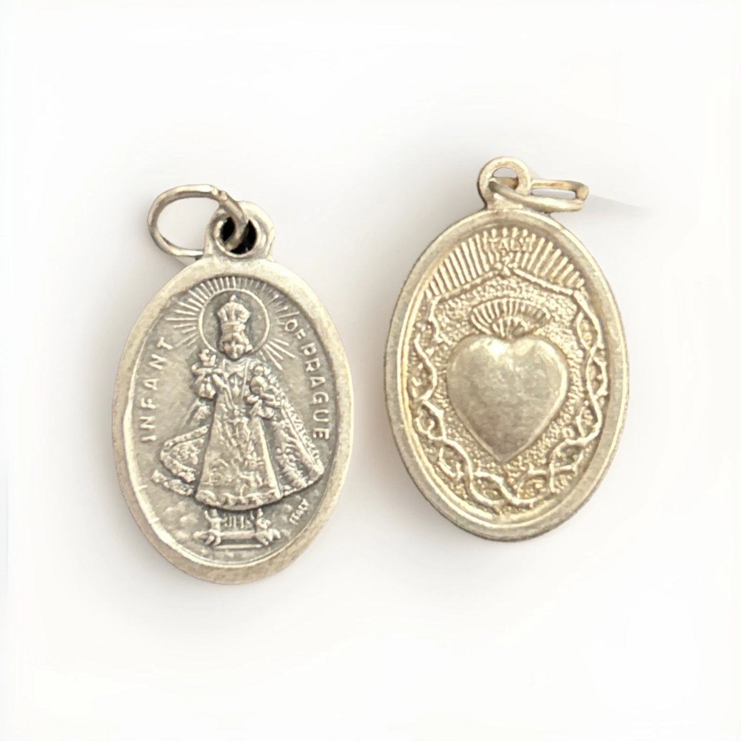 Medalla Nino de Praga y Sagrado Corazon