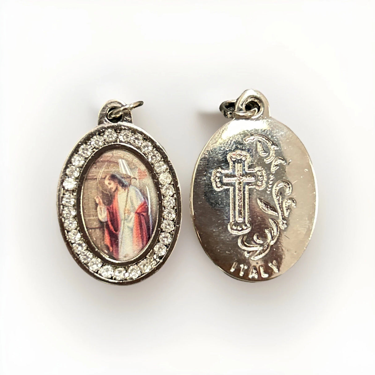 MEDAL W/ JESUS KNOCKING RESIN