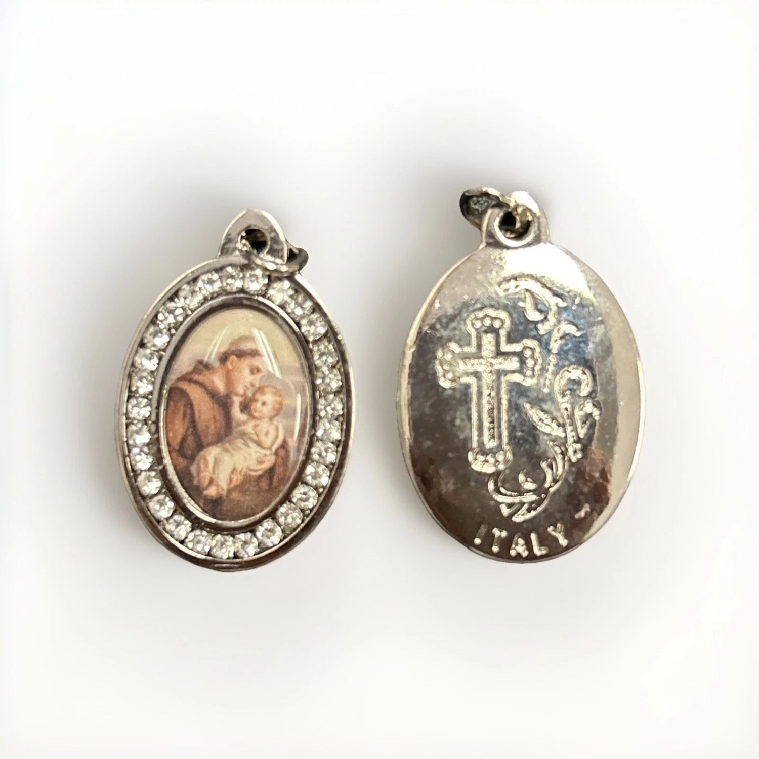 MEDAL W/ST ANTHONY RESIN