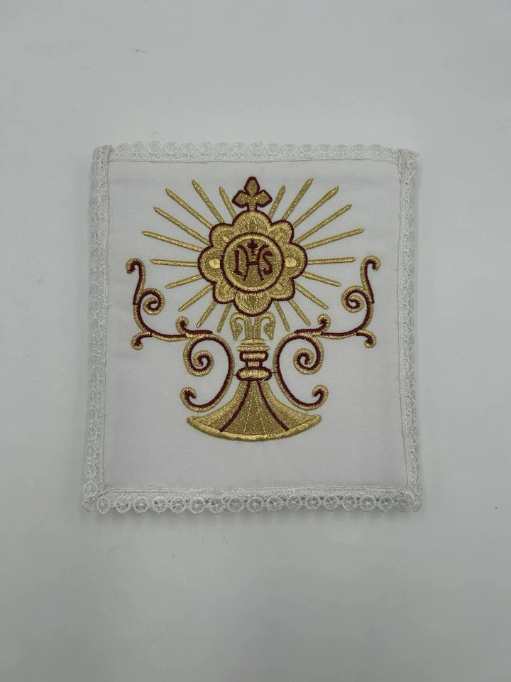 Monstrance Linen Pall Corporal Purificator Lavabo