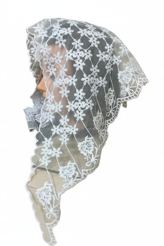 SMALL WHITE DAISY DESIGN CHAPPEL VEIL