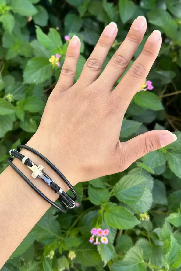 STAINLESS STEEL CROSS AND LEATHER BRACELET