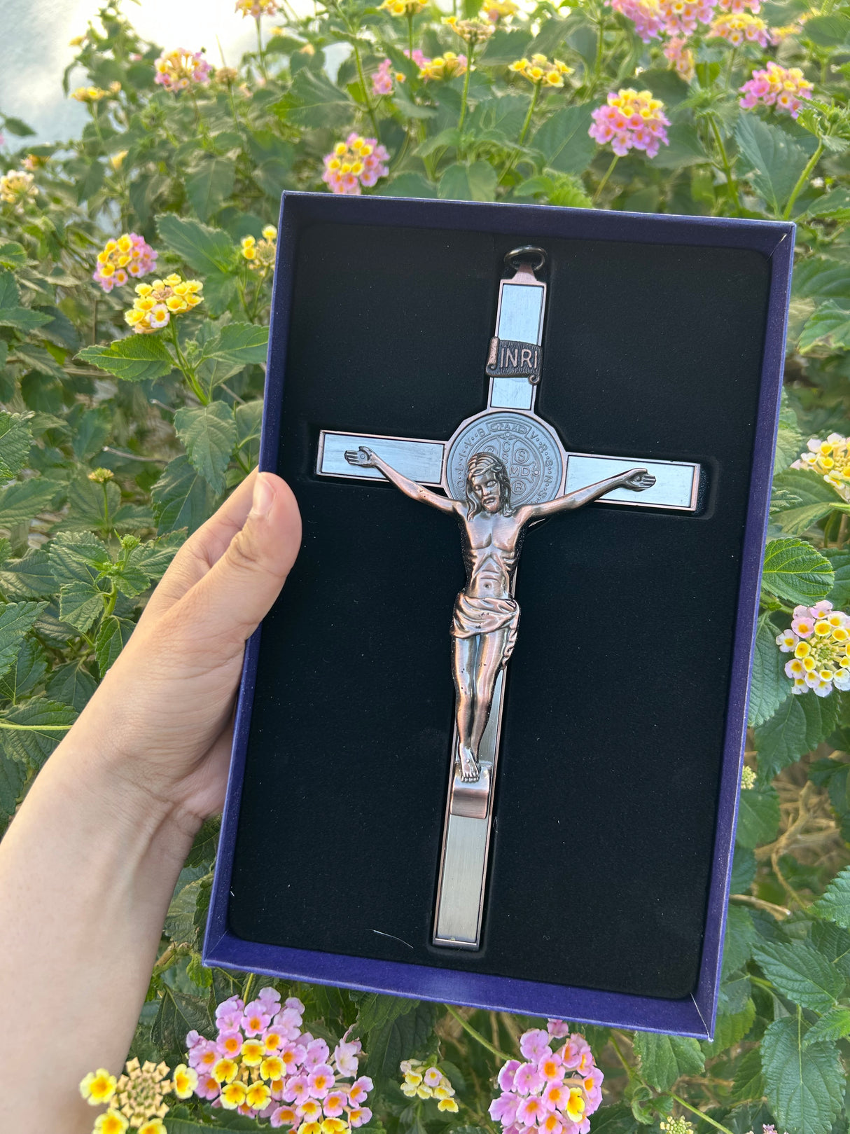 Saint Benedict Gold Crucifix 8" G-5 CUADROS