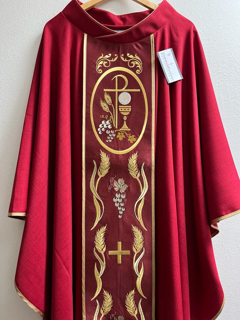 Casulla roja eucaristica