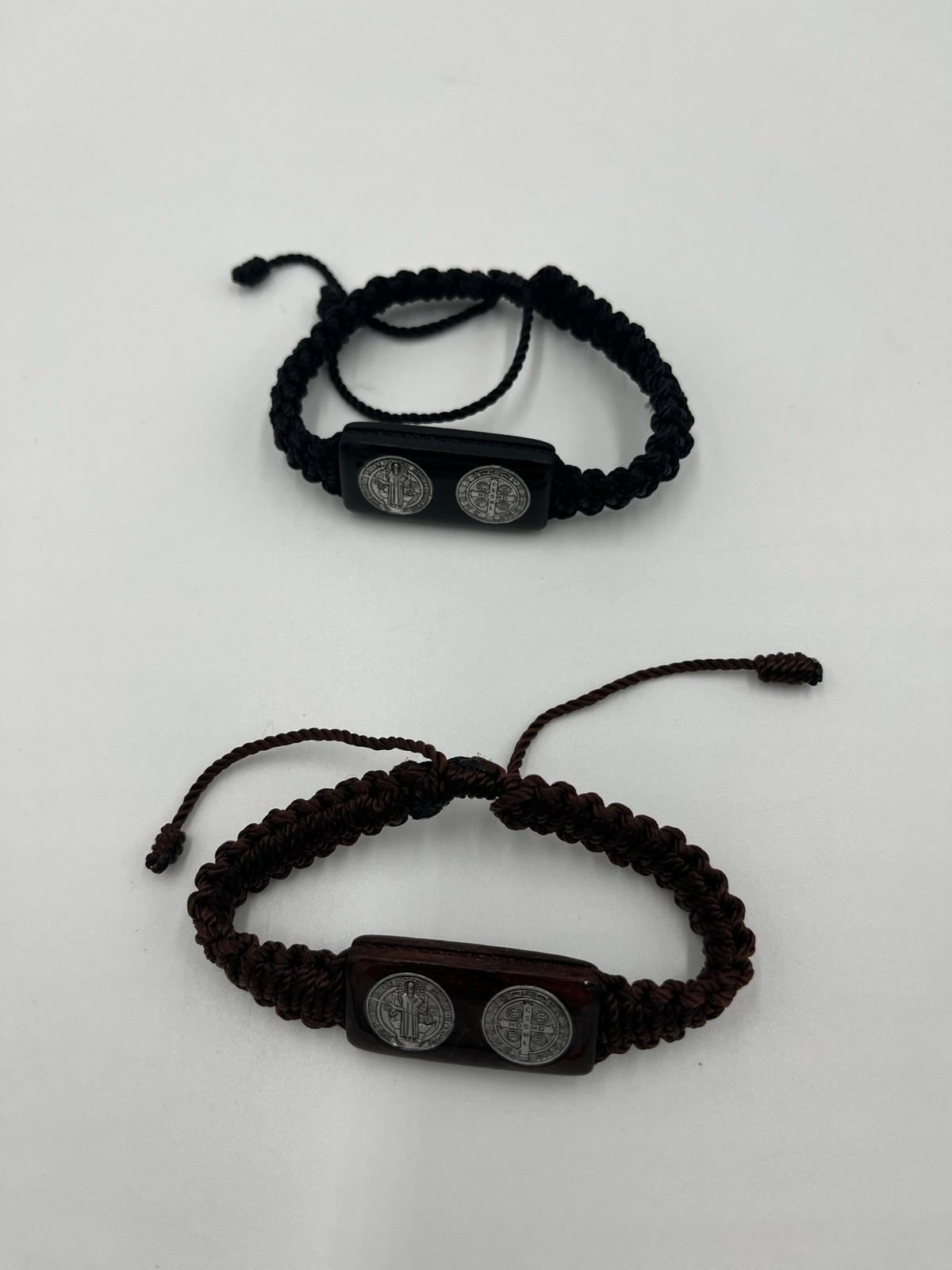 HAND WOVEN BK BRACELET ST BEN