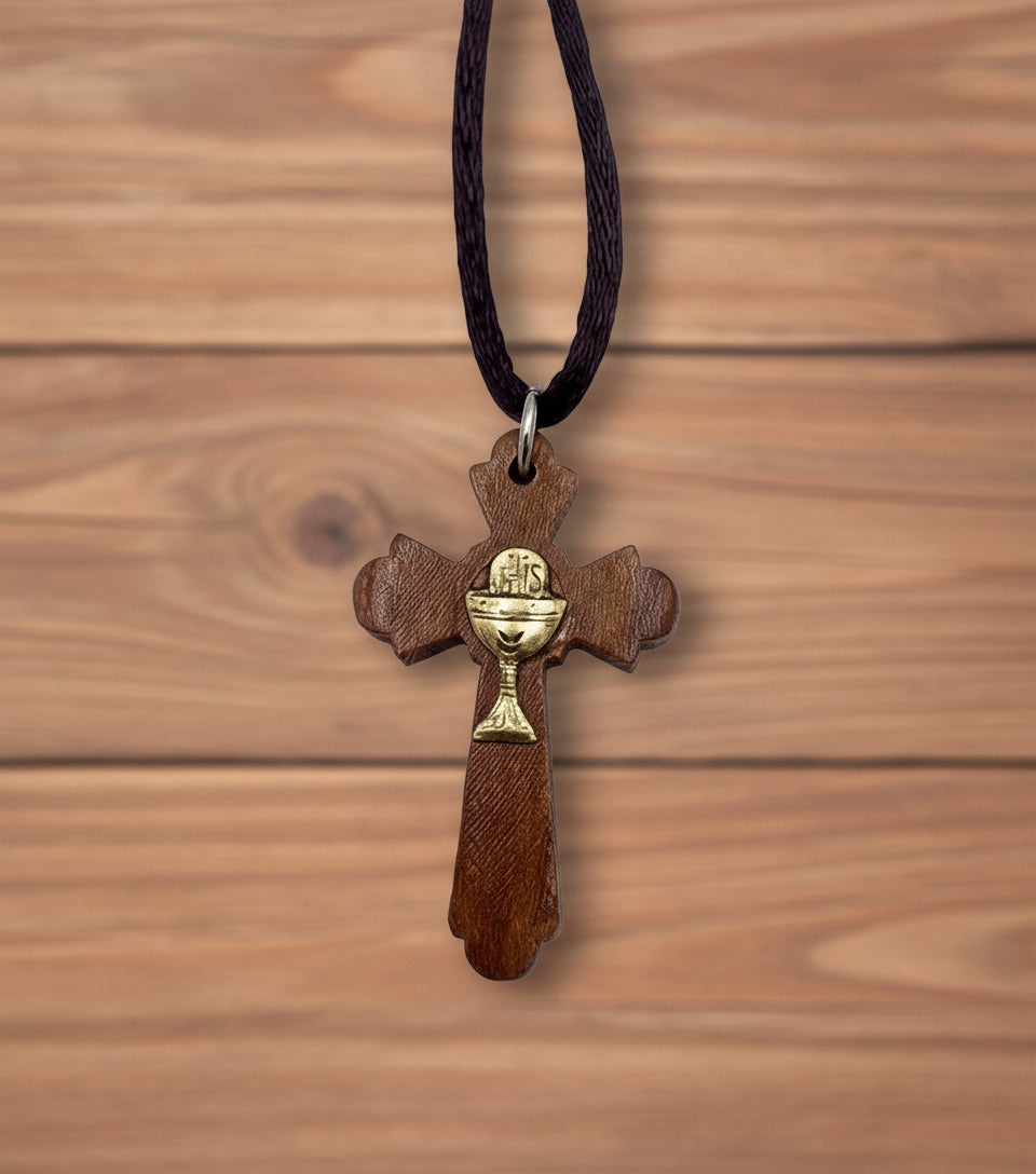 VARIETY OF NECKLACE WITH WOOD CROSSES