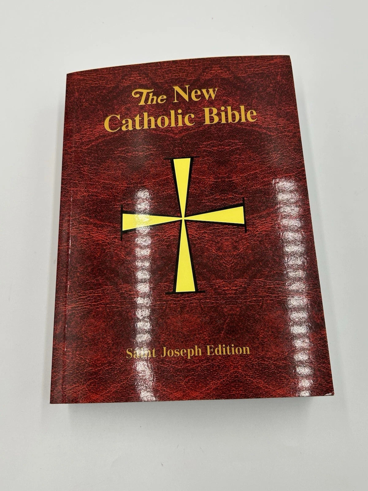 The New Catholic Bible Saint Joseph Edition (PAPERBACK)