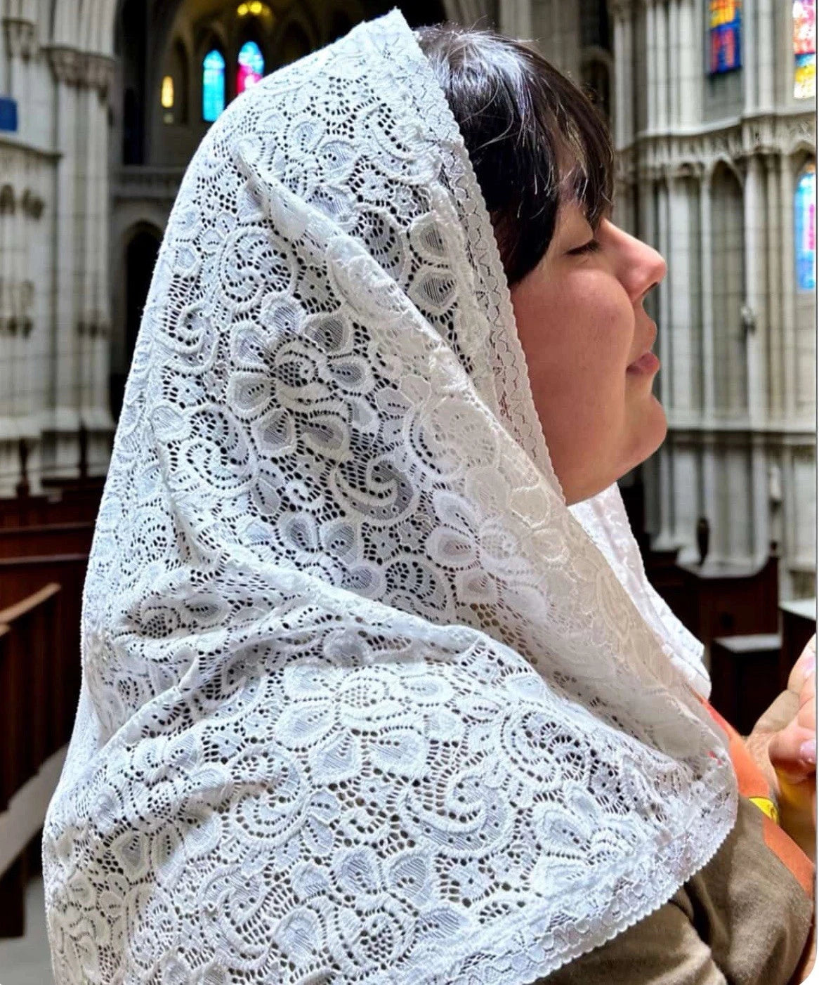 CLASSIC VEIL WITH LACE FINISH
