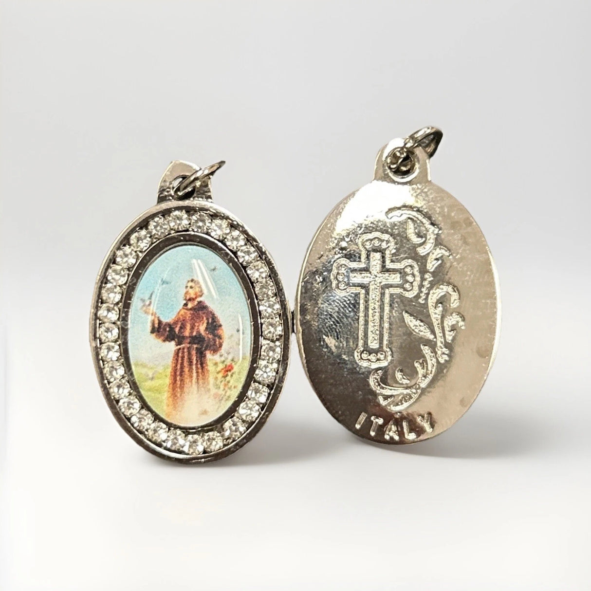 MEDAL W/ST. FRANCIS OF ASSISI RESIN